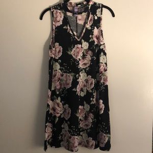 Sleeveless/Choker Dress